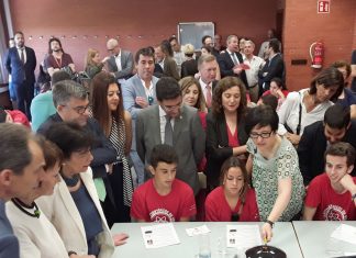 Celáa y Duque piden promover el interés científico de los estudiantes desde pequeños