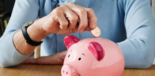 La tasa de ahorro de los hogares cae a niveles del pasado milenio