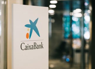 CaixaBank mejorará la experiencia del cliente y pagará un dividendo de 0,10€ por acción