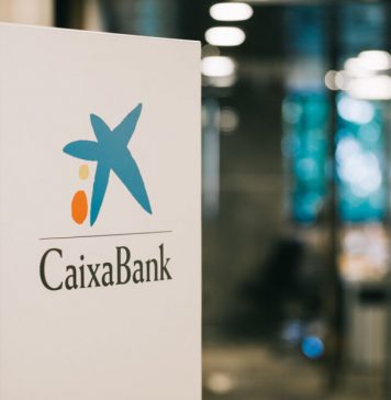 CaixaBank mejorará la experiencia del cliente y pagará un dividendo de 0,10€ por acción